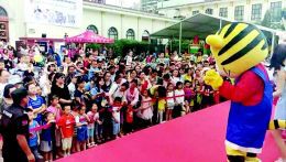 本報訊“六一”馬上就要到了，您的孩子準備去哪里玩？從5月27日開始，山西省展覽館內將舉辦為期三天的山西首屆兒童產業博覽會。豐富有趣的節目展示、大型親子嘉年華活動、巧虎主題游戲……一場場異彩紛呈的兒童節活動，將陪伴小朋友們過一個不同體驗的快樂兒童節。