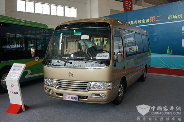 東風超龍亮相2016道路運輸展(圖2)