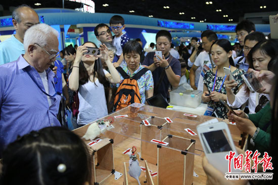 ＂十二五＂科技創新成就展 千人記者團體驗科技(圖1)