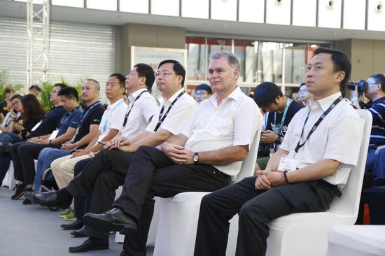 亞洲戶外展開幕:傾心擎戶外天地(圖3) 亞洲戶外展開幕:傾心擎戶外天地(圖3)