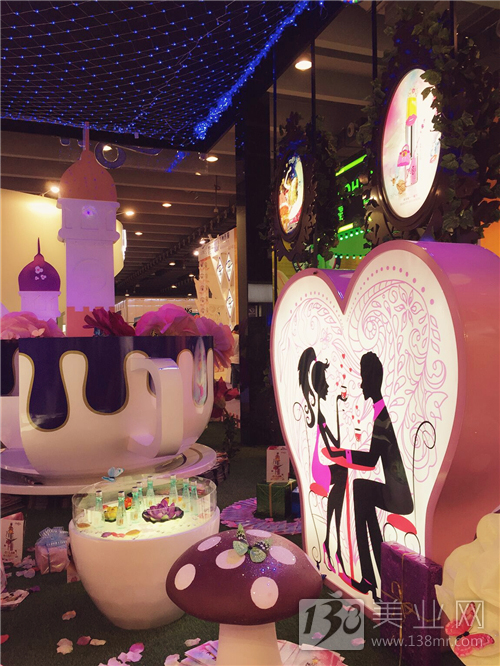 盤點第43屆美博會那些特別搶眼的展館(圖4) 盤點第43屆美博會那些特別搶眼的展館(圖4)