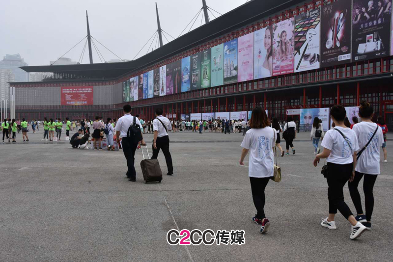 祛斑神器芊小白，如何在鄭州美博會上脫穎而出(圖1)