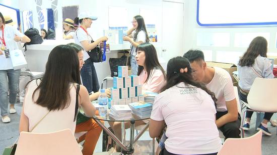 瑪格莉白火爆亮相廣州美博會(圖2) 瑪格莉白火爆亮相廣州美博會(圖2)