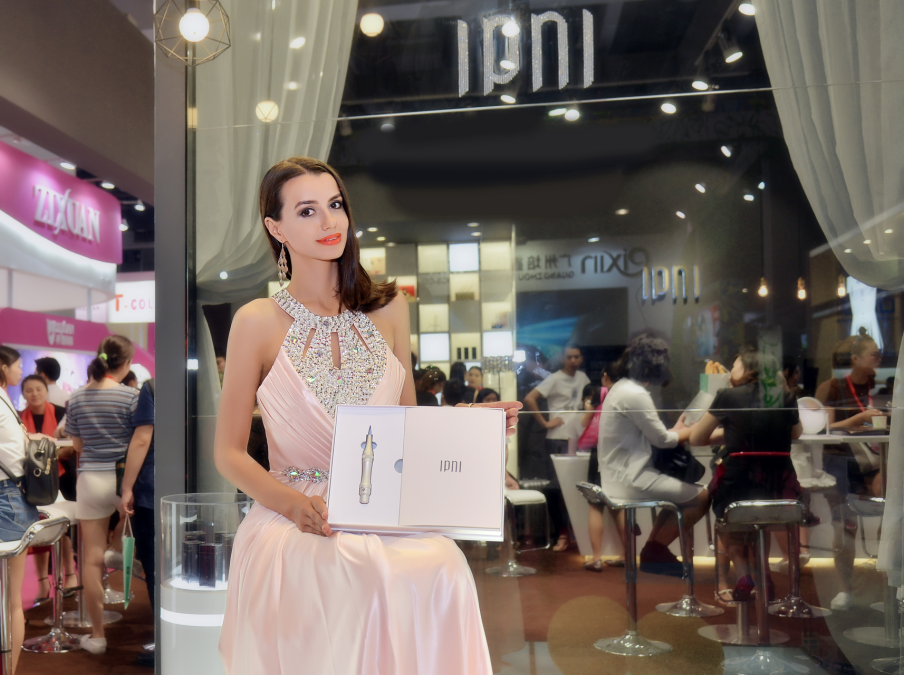 環(huán)球紋藝精彩出擊45屆美博會,再展品牌大實力(圖1) 環(huán)球紋藝精彩出擊45屆美博會,再展品牌大實力(圖1)