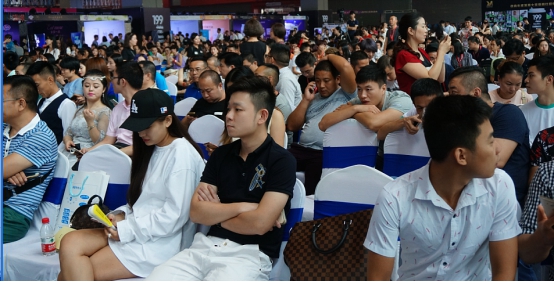 2016美博會(huì)九五盛典火熱召開 韓國(guó)托娜成爆品(圖1) 2016美博會(huì)九五盛典火熱召開 韓國(guó)托娜成爆品(圖1)