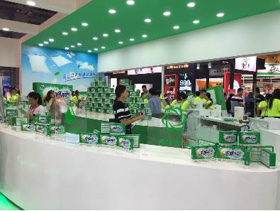 新國貨高調亮相美博會 立白凈博士洗衣片正式登(圖2)