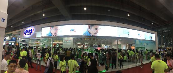 新國貨高調亮相美博會 立白凈博士洗衣片正式登(圖1)